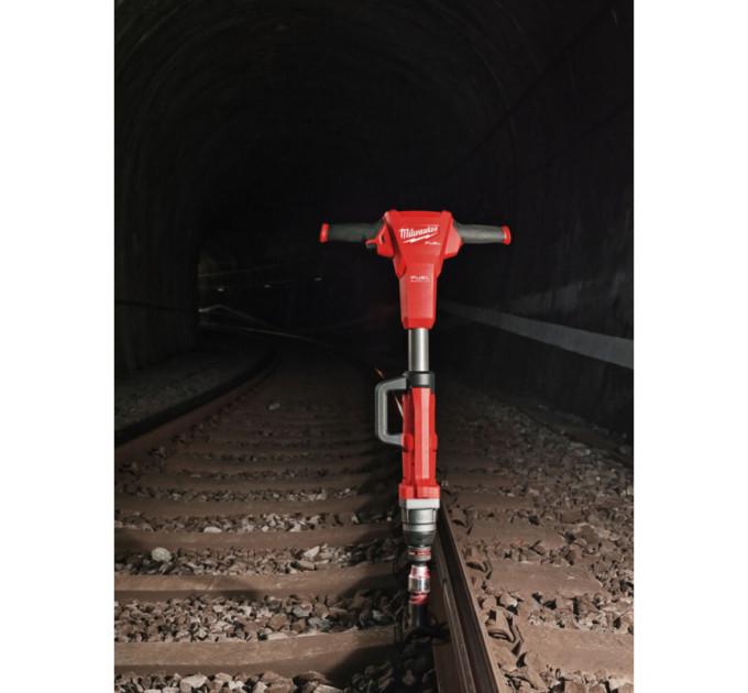 Гайковерт железнодорожный аккумуляторный MILWAUKEE 1'' M18 FHIWF1R-122C (2000Нм)(ЗУ+1Х12Ач), (замена