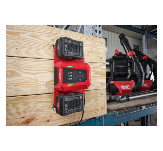 Зарядний пристрій MILWAUKEE M18 MDBSC DUAL SUPER CHARGER (на 2 акумулятори)
