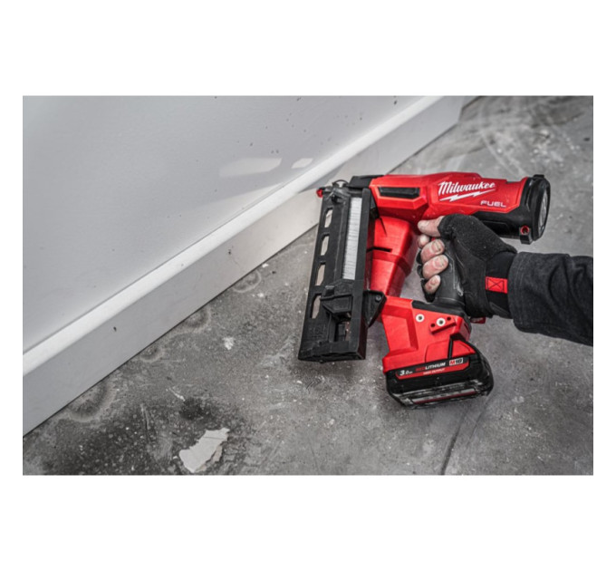 Пистолет гвоздезабивной аккумуляторный бесщёточный MILWAUKEE M18 FN16GA-202X (32-64мм)(ЗУ+2Х2Ач)