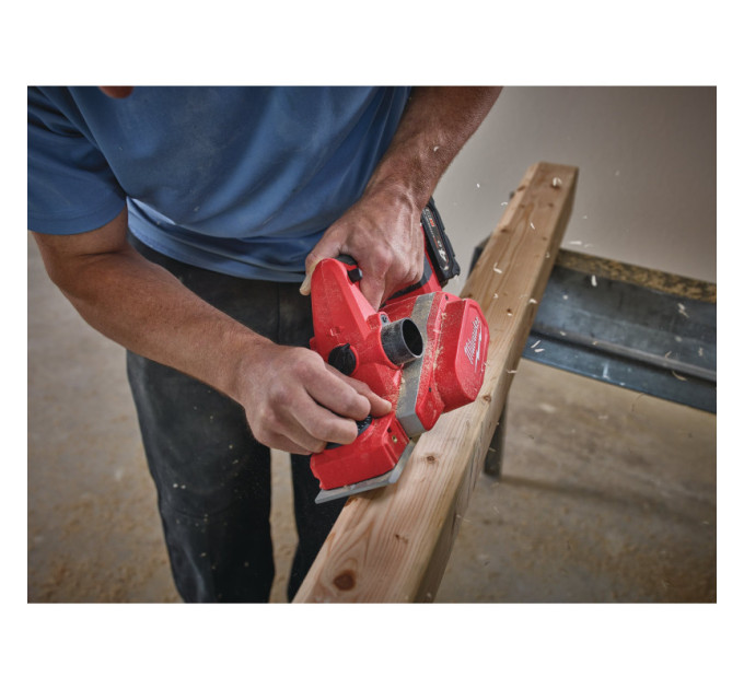 Рубанок аккумуляторный бесщёточный MILWAUKEE M18 BP-402C (ЗУ+2акк.Х4Ач+кейс)