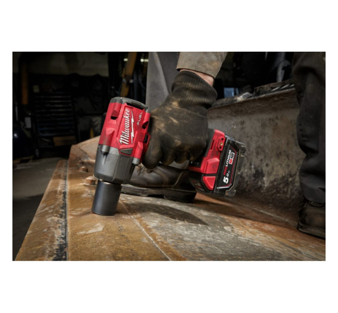 Гайковерт аккумуляторный бесщеточный MILWAUKEE 3/8" (813Нм) М18 FMTIW2F38-0X, с кольцом (каркас)