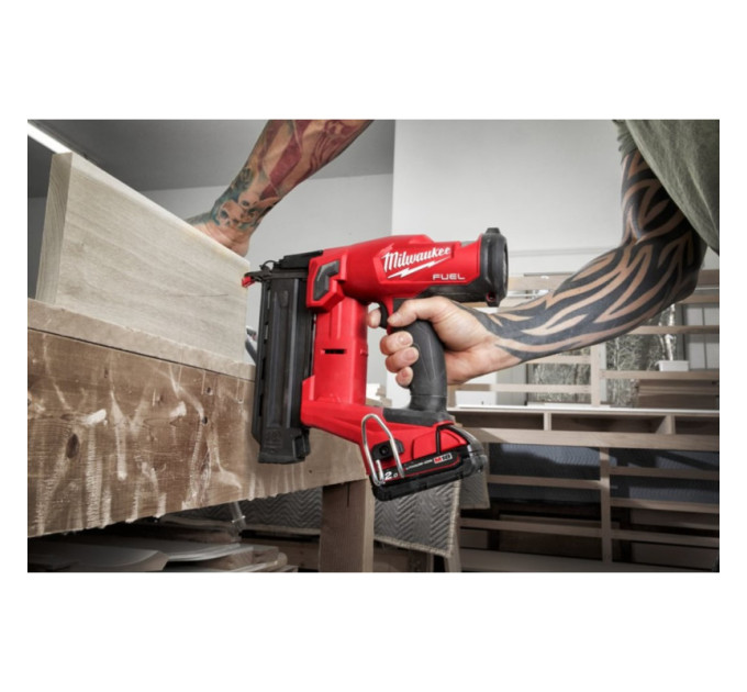 Пистолет гвоздезабивной аккумуляторный бесщёточный MILWAUKEE M18 FN18GS-202X (16-54мм) (ЗУ+2Х2Ач)
