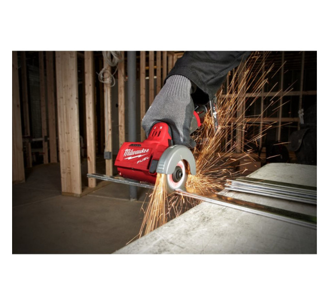 Пила дисковая универсальная аккумуляторная бесщёточная MILWAUKEE M12 FCOT-0, Ø76 (каркас)