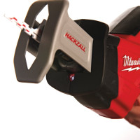 Пила сабельная аккумуляторная MILWAUKEE M12 C12 HZ-202С (ЗУ+2акум.Х2Ач+кейс)