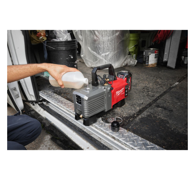 Насос вакуумный аккумуляторный бесщёточный MILWAUKEE M18 FVP5-801 (ЗУ+1акк.Х8Ач), (замена на 4933499