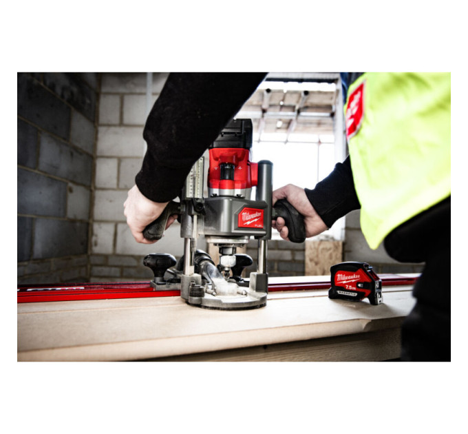 Фрезер аккумуляторный кромочный бесщеточный MILWAUKEE M18 FR12KIT-0P (каркас+подошвы)
