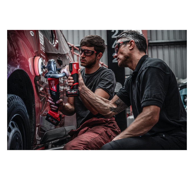 Фонарь светодиодный аккумуляторный для цветоподбора MILWAUKEE M12 CML-401 (ЗУ+1акк.Х4Ач)