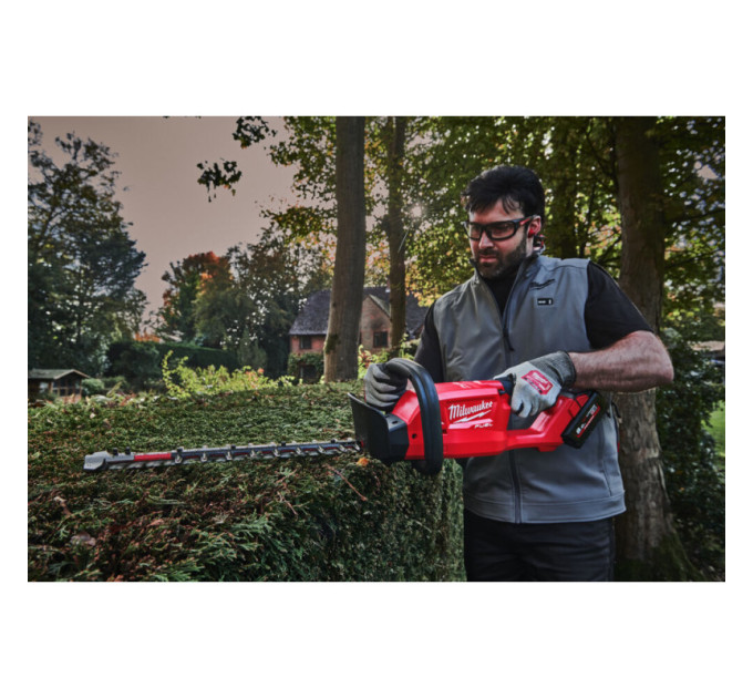 Кусторез аккумуляторный бесщеточный MILWAUKEE (лезвие 45см) M18 FHET45-802 (ЗУ+2акум.Х8Аx)