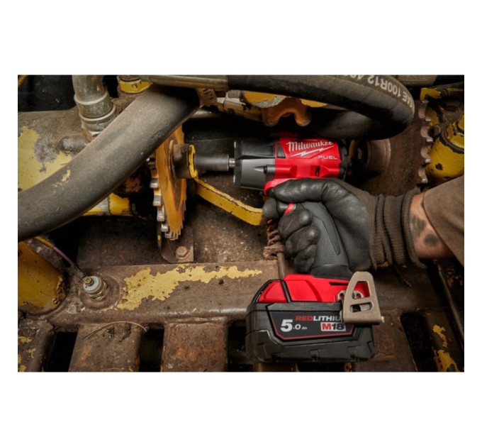 Гайковерт аккумуляторный бесщёточный MILWAUKEE 1/2" (881 Нм) M18 FMTIW2F12-502X,с кольцом