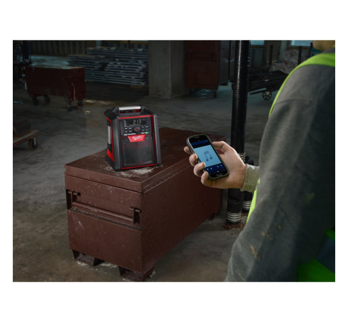 Аккумуляторное радио M18 RC-0 MILWAUKEE 4933446639