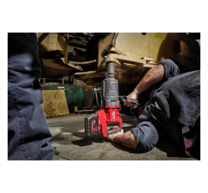 Гайковерт акумуляторний безщітковий MILWAUKEE 1'' (2711Нм) M18 ONEFHIWF1DS-121C, з кільцем (ЗУ+1ак.)