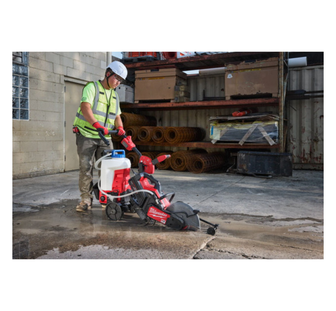 Опрыскиватель ранцевый аккумуляторный (базовая станция) MILWAUKEE M18 BBPFP2-301 (ЗУ+1акк.Х3Ач)