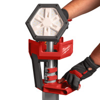 Прожектор светодиодный аккумуляторный напольный MILWAUKEE M18 SAL2-0 (каркас) + сумка в подарок