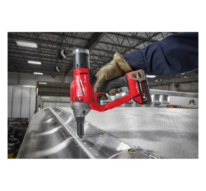 Заклепочник акумуляторний бесщеточный MILWAUKEE M18 ONEFPRT-0X (Ø4,8-7,0мм)(каркас+HDкейс)