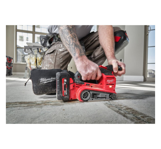 Шліфмашина стрічкова акумуляторна безщіткова MILWAUKEE M18 FBTS75-0 (каркас)