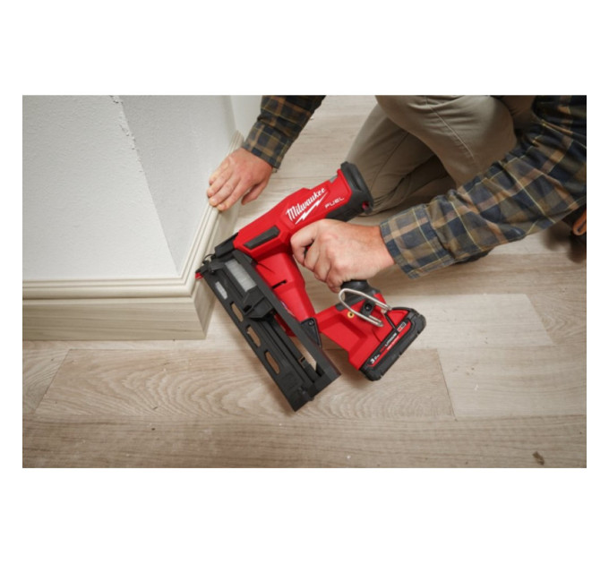 Пистолет гвоздезабивной аккумуляторный бесщёточный MILWAUKEE M18 FN16GA-202X (32-64мм)(ЗУ+2Х2Ач)