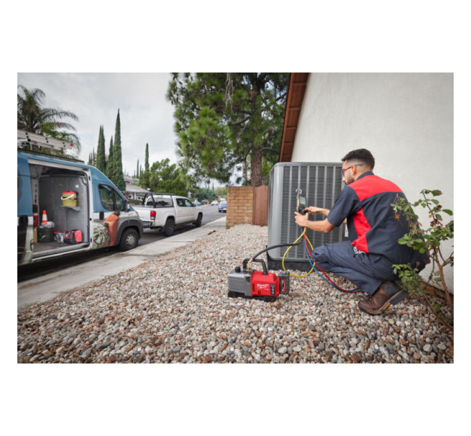 Насос вакуумный аккумуляторный бесщёточный MILWAUKEE M18 FVP5-801 (ЗУ+1акк.Х8Ач), (замена на 4933499