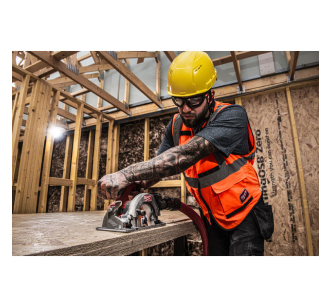Пила дисковая акумуляторная бесщёточная MILWAUKEE M18 FCS552-0, Ø165мм (каркас) + M18 B5 подарок