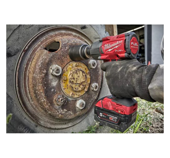 Гайковерт аккумуляторный бесщёточный MILWAUKEE 1/2" (881 Нм) M18 FMTIW2F12-502X,с кольцом