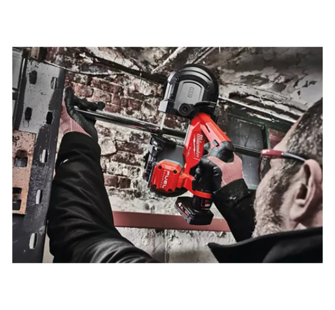 Пила ленточная аккумуляторная бесщёточная MILWAUKEE M12 FBS64-402C (ЗУ+2акк.Х4Ач+кейс)