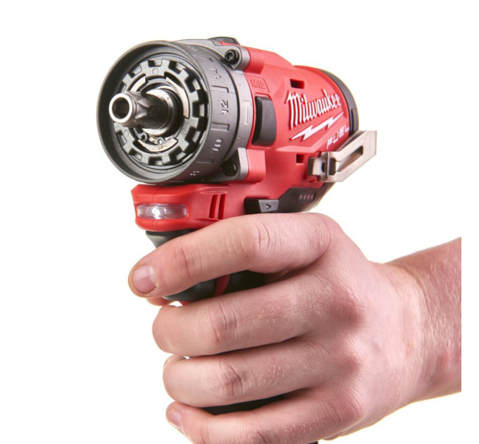 Дриль-шуруповерт акумуляторна безщіткова ударна MILWAUKEE M12 FPDXKIT-202X(37Нм)(2нас+2Х2Ач+кейс)