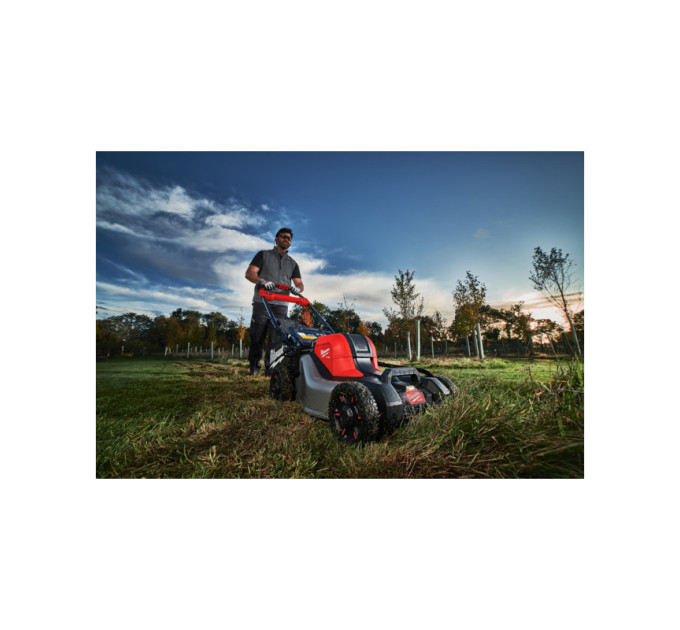 Газонокосилка аккумуляторная бесщёточная самоходная MILWAUKEE, M18 F2LM46-802 (2х18В), 46см