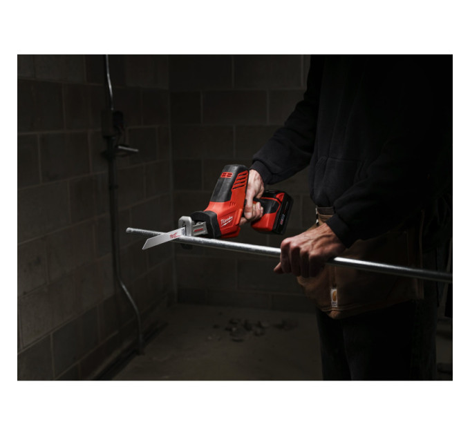 Пила сабельная аккумуляторная MILWAUKEE M18 C18 HZ-402B (ЗУ+2акк.Х4Ач+сумка)