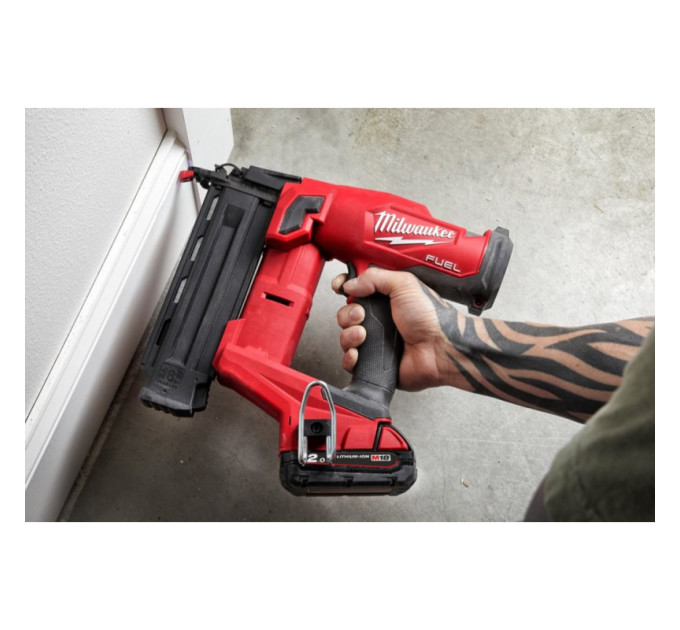 Пистолет гвоздезабивной аккумуляторный бесщёточный MILWAUKEE M18 FN18GS-202X (16-54мм) (ЗУ+2Х2Ач)