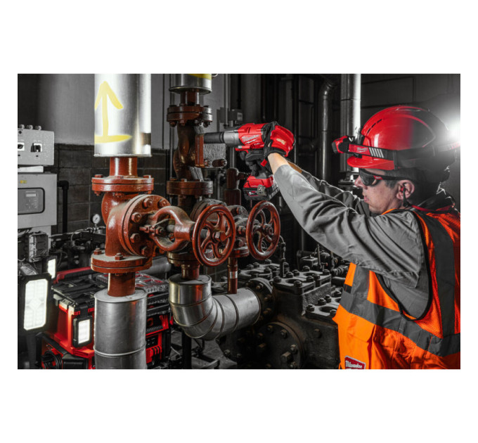 Гайковерт аккумуляторный бесщёточный MILWAUKEE 3/4" (2034Нм) M18 ONEFHIWF34-0, M18 B5 подарок