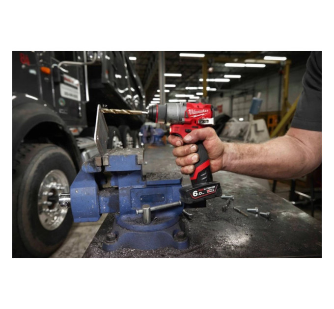 Дриль-шуруповерт акумуляторна безщіткова ударна MILWAUKEE M12 FPD2-402X (45Нм) (ЗУ+2Х4Ач+HDкейс)
