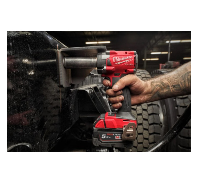 Гайковерт аккумуляторный бесщеточный MILWAUKEE 1/2'' (339Нм) M18 FIW2F12-502X, с кольцом (ЗУ+2Х5Ач)