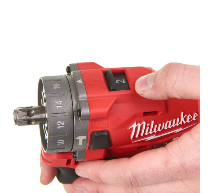 Дриль-шуруповерт акумуляторна безщіткова ударна MILWAUKEE M12 FPDX-202X (37Нм) (ЗУ+2акХ2Ач+кейс)