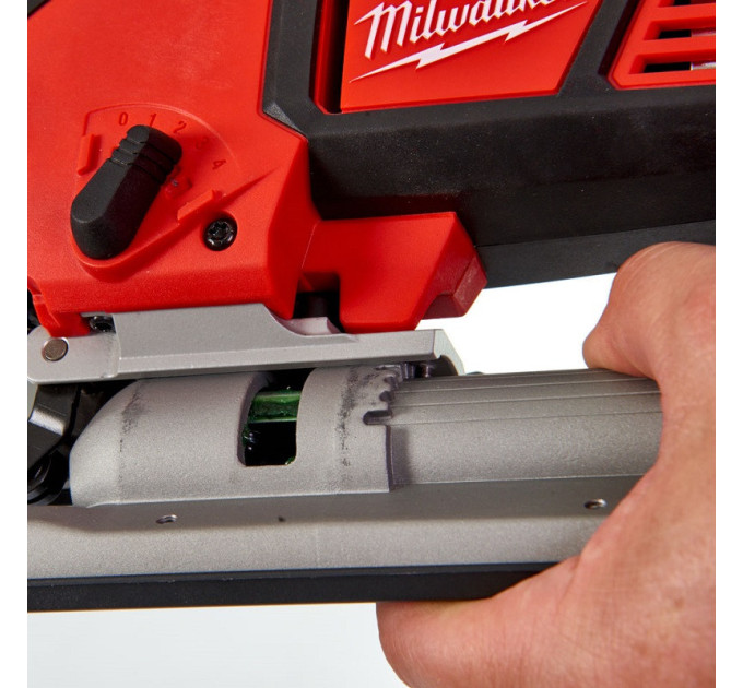 Пила лобзиковая аккумуляторная MILWAUKEE M18 BJS-402C (ЗУ+2акк.Х4Ач+кейс)