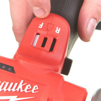 Пила дисковая универсальная аккумуляторная бесщёточная MILWAUKEE M12 FCOT-422X, Ø76 (ЗУ+2акк+кейс) Пила дисковая универсальная аккумуляторная бесщёточная MILWAUKEE M12 FCOT-422X, Ø76 (ЗУ+2акк+кейс)