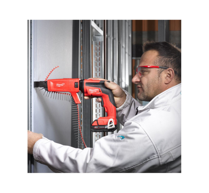 Шуруповерт для гіпсокартону MILWAUKEE M18 FSGC-202X (13Нм) (ЗУ+2акк.Х2Ач+HDкейс)