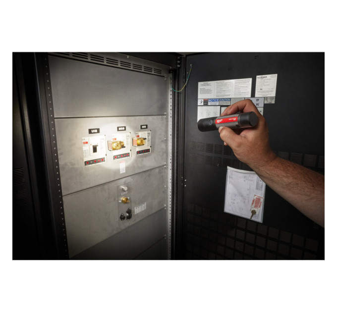 Фонарь светодиодный аккумуляторный компактный (зарядка через USB) MILWAUKEE L4 FMLED-301
