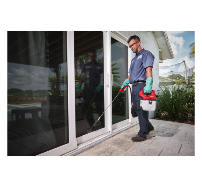 Опрыскиватель аккумуляторный 3.7 литра MILWAUKEE M12 BHCS3L-0 (каркас)