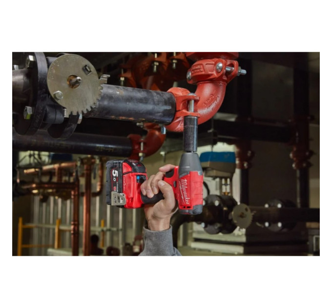 Гайковерт аккумуляторный бесщеточный MILWAUKEE 1/2" (339Нм) M18 FIW2F12-0X, с кольцом (каркас+кейс)