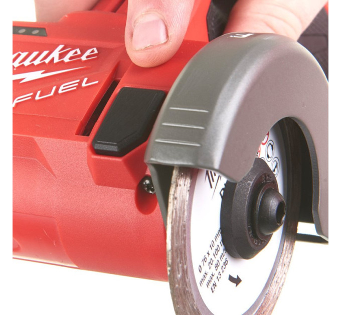 Пила дисковая универсальная аккумуляторная бесщёточная MILWAUKEE M12 FCOT-0, Ø76 (каркас)