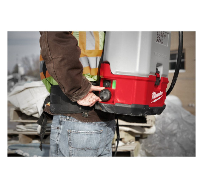 Опрыскиватель аккумуляторный ранцевый MILWAUKEE M18 BPFP-CCST SWITCH TANK™ емкость для бетона