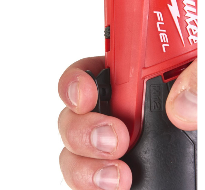 Трещётка аккумуляторная бесщёточная удлинённая MILWAUKEE 3/8" (75 Нм) M12 FIR38LR-0 (каркас)