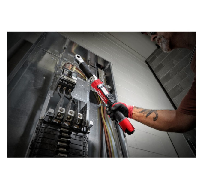 Ключ динамометрический электронный MILWAUKEE 3/8'' (13.6 - 135.6Нм) M12 ONEFTR38-201C(ЗУ+2Х2Ач+кейс)
