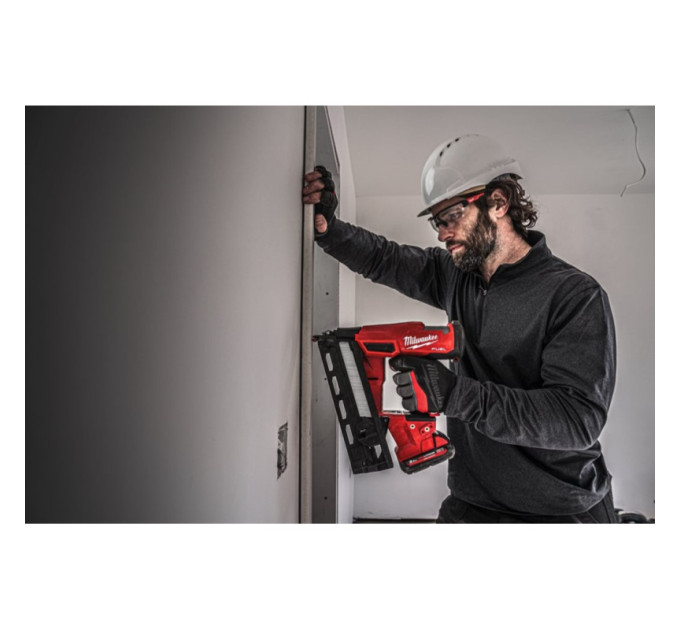 Пистолет гвоздезабивной аккумуляторный бесщёточный MILWAUKEE M18 FN16GA-202X (32-64мм)(ЗУ+2Х2Ач)