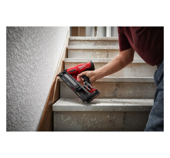 Пистолет гвоздезабивной аккумуляторный бесщёточный MILWAUKEE M18 FN15GA-0X (32-64мм)(каркас, HDкейс)