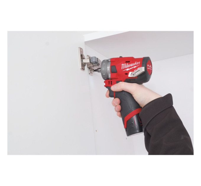 Дриль-шуруповерт акумуляторна безщіткова ударна MILWAUKEE M12 FPDX-202X (37Нм) (ЗУ+2акХ2Ач+кейс)