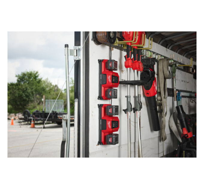 Зарядний пристрій MILWAUKEE M18 MDBSC DUAL SUPER CHARGER (на 2 акумулятори)