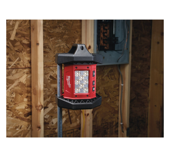 Фонарь светодиодный аккумуляторный MILWAUKEE M18 AL-0