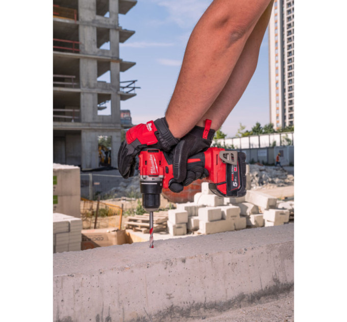 Дрель-шуруповёрт аккумуляторная бесщёточная ударная MILWAUKEE M18 BLPDRC-0 (60Нм) (каркас) + M18 B2