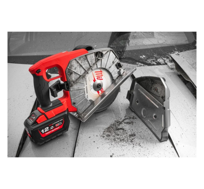 Пила дисковая аккумуляторная бесщеточная по металлу MILWAUKEE M18 FMCS66-121C Ø203мм (ЗУ+1ак.Х12Ач),
