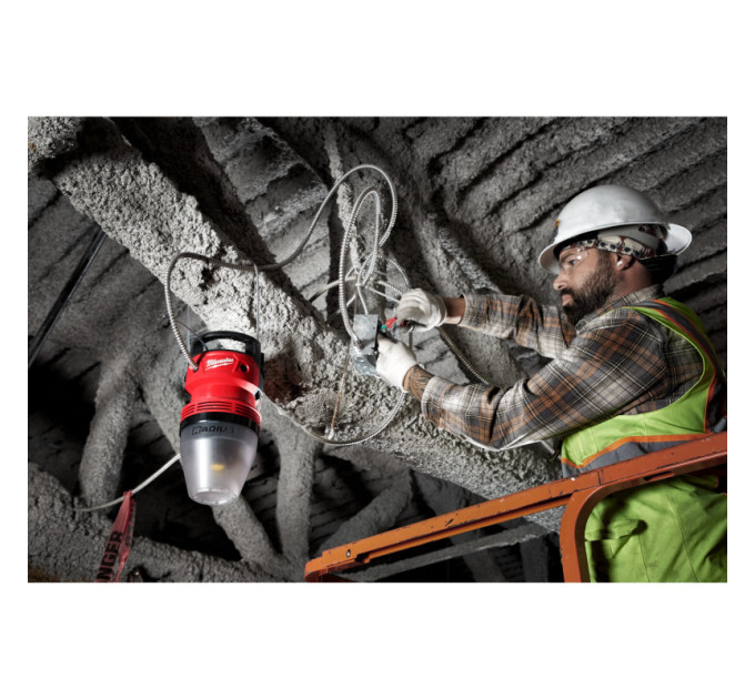 Высокомощный фонарь HOBL 7000 MILWAUKEE 4933464126